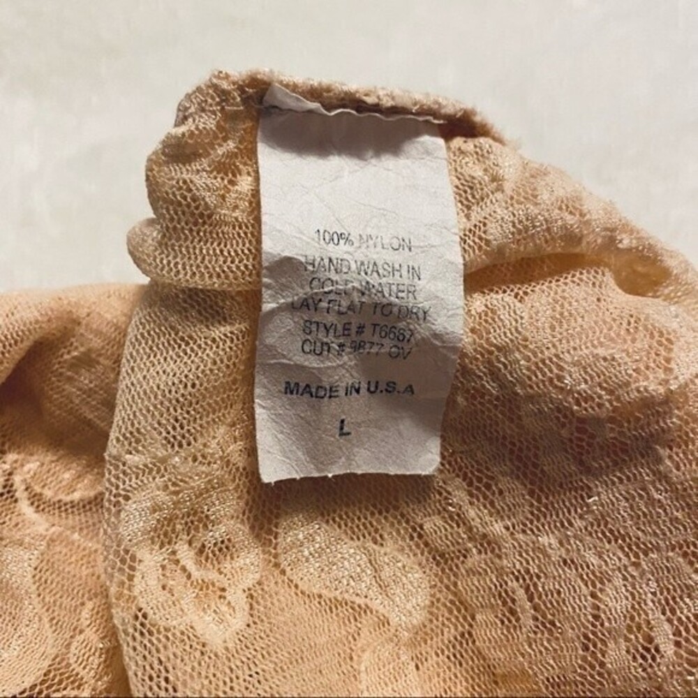 !Firm Price! Twenty-One Juniors/Women Lace Tank Top, V Neck Size‎ L, Cream - Picture 6 of 6